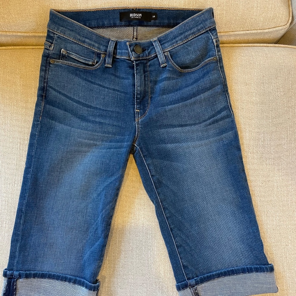 Women’s Hudson Amelia Cuffed Denim Knee Short Size 26 Stretch